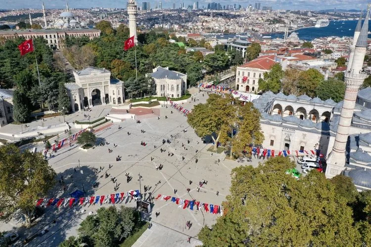 Beyazıt Meydanı’nın yenilenme sonrası kullanımı değerlendirildi