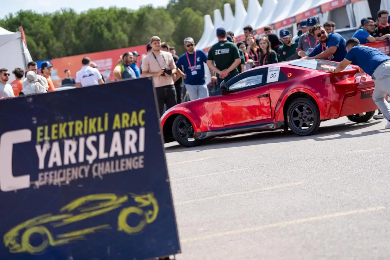 Elektrikli araç yarışında 53 takım finale çıktı