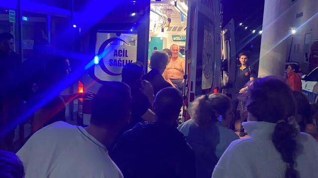 Ayvalık açıklarında tekne battı: 8 kişi kurtarıldı, 1 kişi kayıp