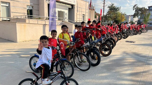 Pazaryeri'nde Cumhuriyet'in 103. Yılı Bisiklet Turu ile Kutlandı