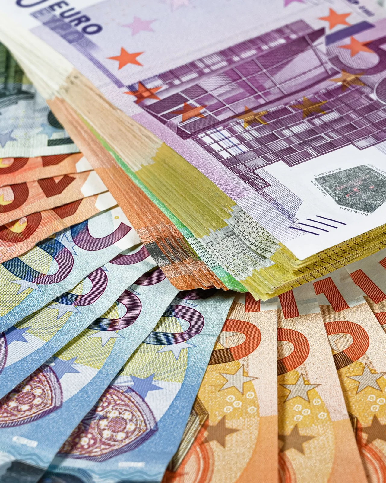 Temsili: 9 Temmuz 2026 döviz bülteni: dolar 46,8697, euro 53,5784 TL