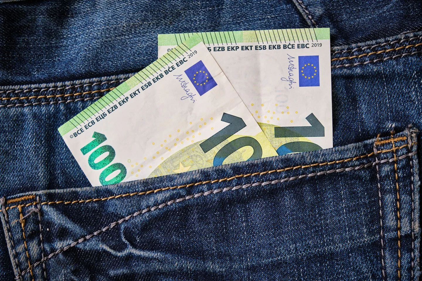 Temsili: 20 Nisan 2026 döviz bülteni: dolar 44,8760, euro 52,7962 TL