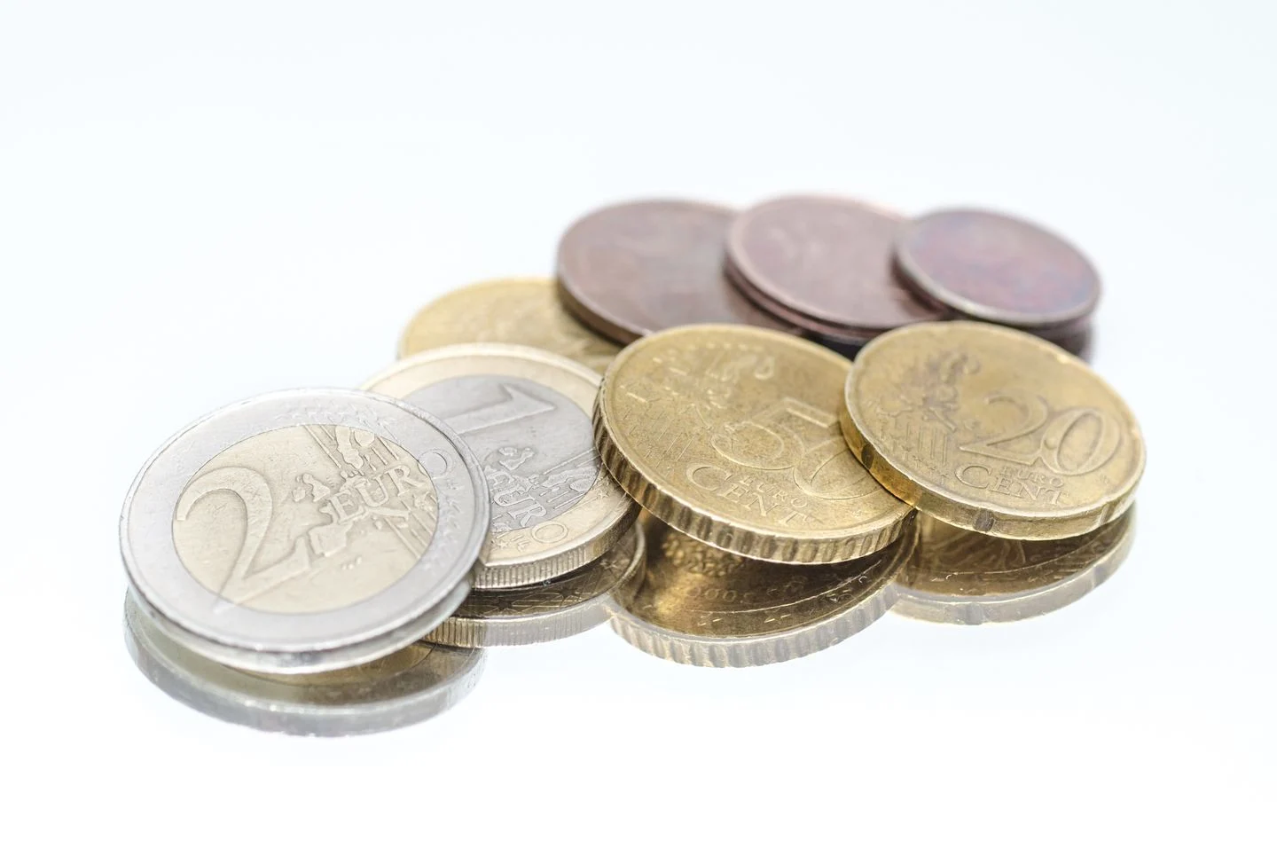 Temsili: 8 Haziran 2026 döviz bülteni: dolar 46,0973, euro 53,0999 TL