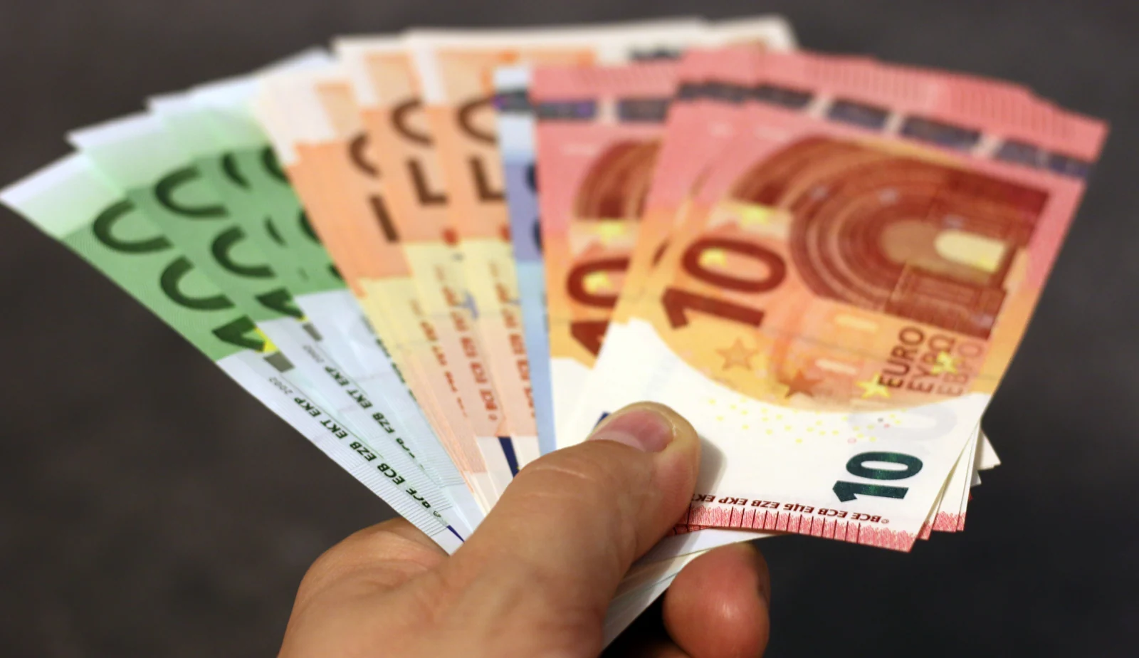 Temsili: 28 Ağustos 2026 döviz bülteni: dolar 48,1598, euro 56,0853 TL